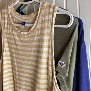 Bundle Women’s size XL 4 pieces read description please